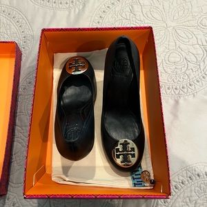 Tori Burch Black Wedges